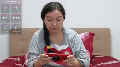 Snapshot of bbw_milf_4u chatting on October 11, 8:24 am Emma online show from October 11, 8:24 am