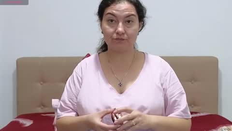 Snapshot of bbw_milf_4u chatting on October 15, 6:35 am Emma online show from October 15, 6:35 am