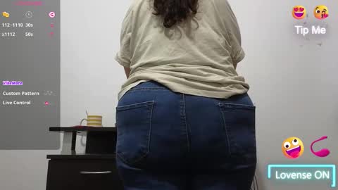 Snapshot of bbw_milf_4u chatting on November 27, 12:18 pm Emma online show from November 27, 12:18 pm