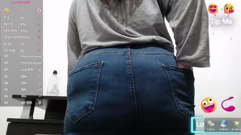 Snapshot of bbw_milf_4u chatting on November 29, 9:34 am Emma online show from November 29, 9:34 am