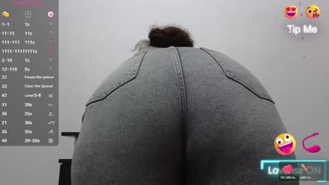 Snapshot of bbw_milf_4u chatting on December 5, 9:29 am Emma online show from December 5, 9:29 am