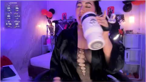 Cloe  online show from October 29, 4:59 am