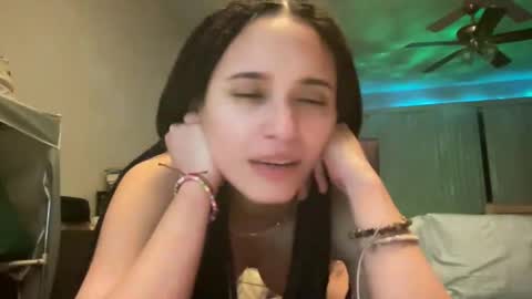 Snapshot of bbyangelyoga chatting on December 11, 3:24 am bbyangelyoga online show from December 11, 3:24 am