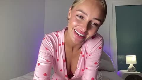 Bree online show from June 15, 10:45 pm