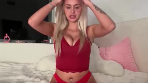 Snapshot of bbygirll2 chatting on February 14, 2:30 am Trinity online show from February 14, 2:30 am