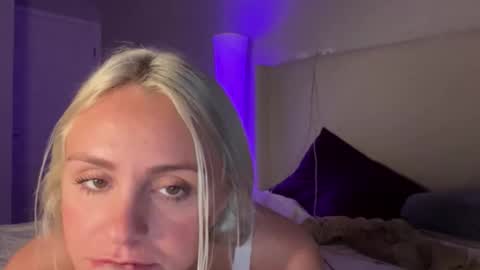 Snapshot of bbygirll2 chatting on February 25, 12:31 am Trinity online show from February 25, 12:31 am