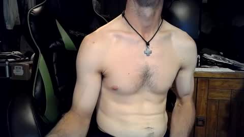 bchillin28 online show from September 21, 10:44 pm