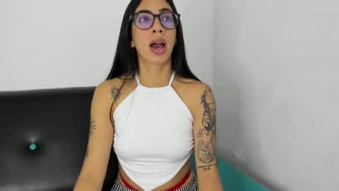 daniela villamizar online show from December 10, 2:39 pm