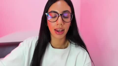 daniela villamizar online show from January 9, 6:36 pm