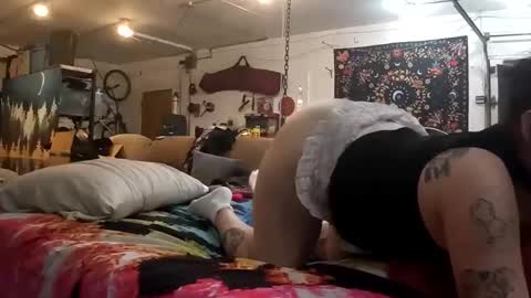 Snapshot of bdeunltd chatting on December 3, 7:34 pm bdeunltd online show from December 3, 7:34 pm