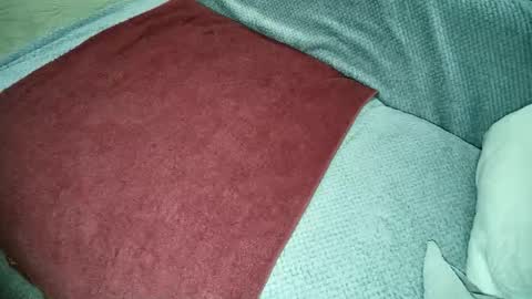 Snapshot of be4your_desire chatting on December 22, 12:07 am mikiforfun online show from December 22, 12:07 am