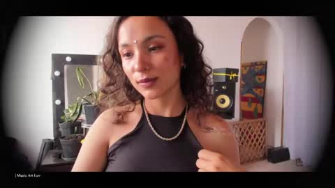 Snapshot of be_lov chatting on June 25, 2:32 pm Call me Bells Next Stream on Wednesday Feb 26 online show from June 25, 2:32 pm