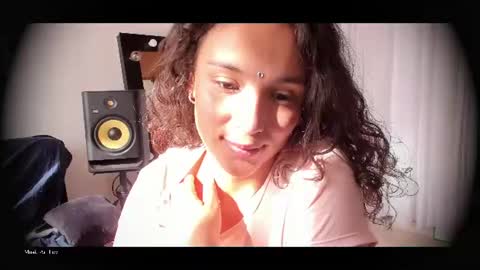 Snapshot of be_lov chatting on July 28, 8:52 pm Call me Bells Next Stream on Wednesday Feb 26 online show from July 28, 8:52 pm