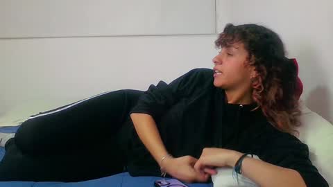 Snapshot of be_sinners chatting on December 18, 2:32 am Sara Juan online show from December 18, 2:32 am