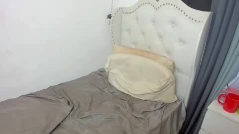 Snapshot of bea_clinton chatting on March 8, 11:52 pm BEALYRA online show from March 8, 11:52 pm