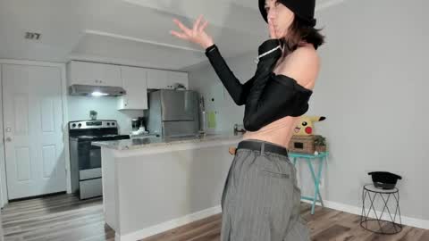 beaniebaby2 online show from April 26, 12:41 am