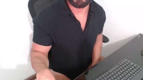 Snapshot of beard_top_guy chatting on March 12, 11:16 am Beard Guy online show from March 12, 11:16 am