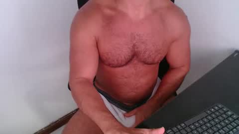 Snapshot of beard_top_guy chatting on March 16, 12:53 pm Beard Guy online show from March 16, 12:53 pm
