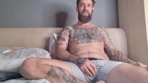 beardedtattedguy online show from November 1, 10:28 am