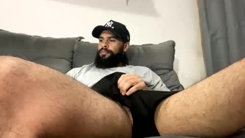 Snapshot of beardmax chatting on September 23, 5:32 am Min online show from September 23, 5:32 am