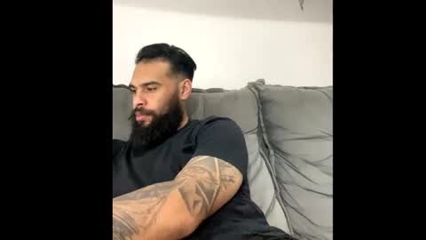 Snapshot of beardmax chatting on October 6, 5:16 am Min online show from October 6, 5:16 am