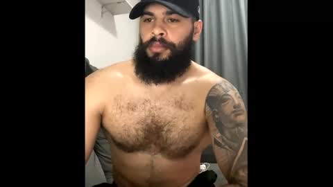 Snapshot of beardmax chatting on October 15, 6:35 am Min online show from October 15, 6:35 am