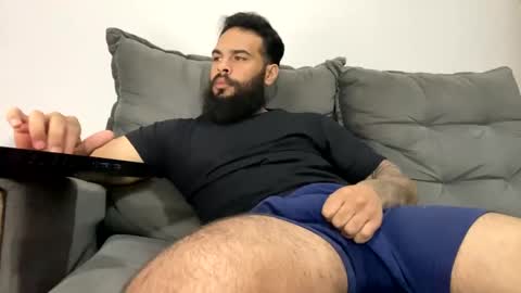 Snapshot of beardmax chatting on October 21, 7:42 am Min online show from October 21, 7:42 am