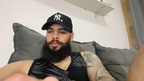 Snapshot of beardmax chatting on October 25, 5:59 am Min online show from October 25, 5:59 am