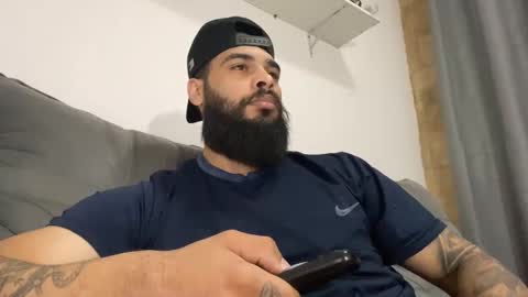 Snapshot of beardmax chatting on October 30, 7:54 am Min online show from October 30, 7:54 am