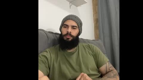 Snapshot of beardmax chatting on November 7, 8:58 am Min online show from November 7, 8:58 am