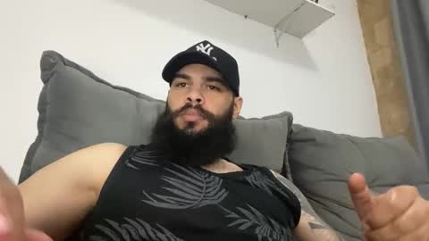 Snapshot of beardmax chatting on November 24, 4:34 am Min online show from November 24, 4:34 am