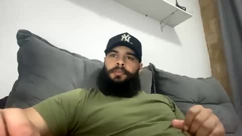 Snapshot of beardmax chatting on December 14, 5:57 am Min online show from December 14, 5:57 am