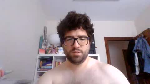 Snapshot of bearmen3107 chatting on June 15, 6:37 am bearmen3107 online show from June 15, 6:37 am