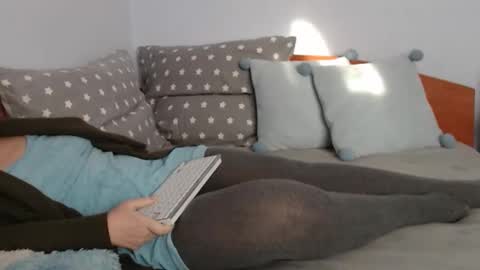 Snapshot of beatrice26 chatting on November 21, 12:48 pm beatrice26 online show from November 21, 12:48 pm