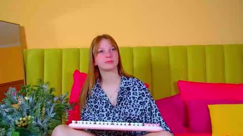 Snapshot of beatricebinoche chatting on December 3, 6:39 pm Beatrice online show from December 3, 6:39 pm