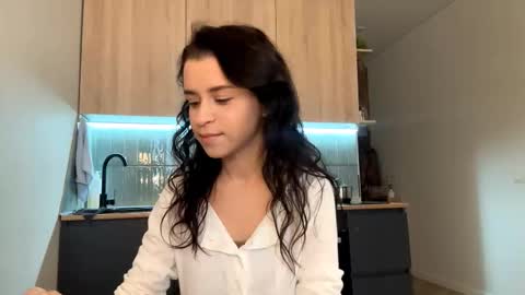 Katie online show from October 18, 8:15 am