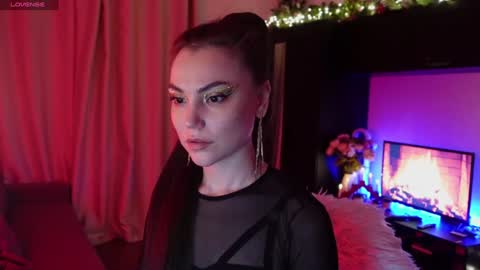 Snapshot of beatricefawne chatting on January 1, 9:28 am Bzzz Bea online show from January 1, 9:28 am