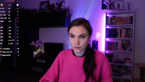 Snapshot of beatricefawne chatting on February 22, 2:39 am Bzzz Bea online show from February 22, 2:39 am