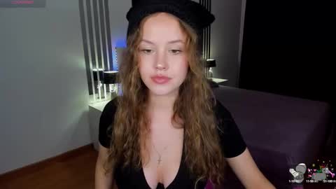 Snapshot of beatricewild chatting on October 9, 11:41 am BeatriceWild online show from October 9, 11:41 am