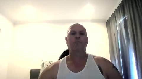 Snapshot of beatsboy87 chatting on January 19, 4:01 am beatsboy87 online show from January 19, 4:01 am