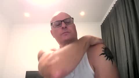 Snapshot of beatsboy87 chatting on January 23, 1:02 pm beatsboy87 online show from January 23, 1:02 pm