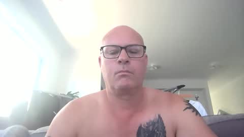 Snapshot of beatsboy87 chatting on February 1, 3:52 am beatsboy87 online show from February 1, 3:52 am