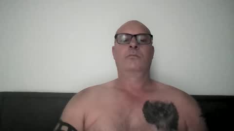 Snapshot of beatsboy87 chatting on February 2, 12:30 am beatsboy87 online show from February 2, 12:30 am