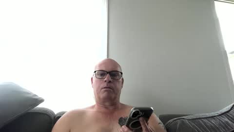 Snapshot of beatsboy87 chatting on February 3, 4:04 am beatsboy87 online show from February 3, 4:04 am