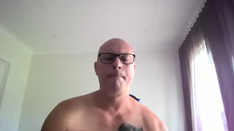 Snapshot of beatsboy87 chatting on February 15, 4:25 am beatsboy87 online show from February 15, 4:25 am