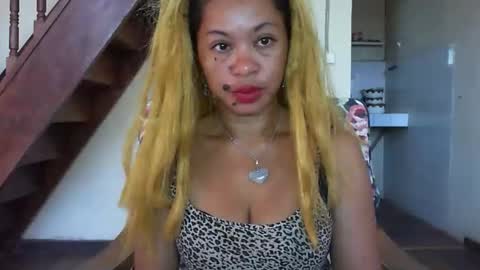 Snapshot of beaute_choco chatting on April 12, 6:18 am Eva online show from April 12, 6:18 am