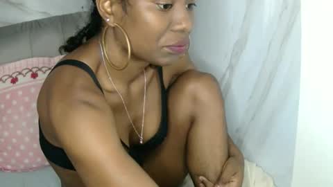 Snapshot of beautenoir chatting on November 29, 6:49 am beautenoir online show from November 29, 6:49 am