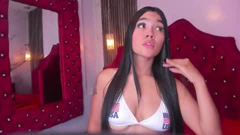 Mia online show from September 11, 11:43 am