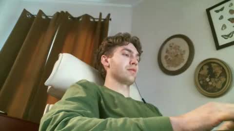 Snapshot of beautifulbeaver chatting on March 2, 9:43 pm beautifulbeaver online show from March 2, 9:43 pm