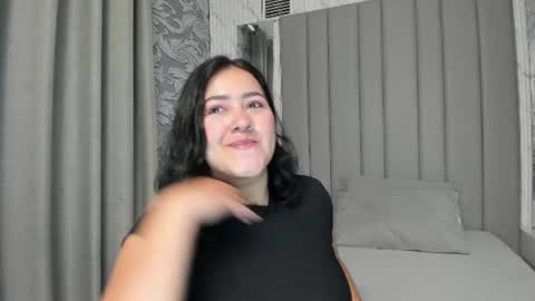 Snapshot of beautifulgirl4u_ chatting on July 6, 11:29 pm online show from July 6, 11:29 pm